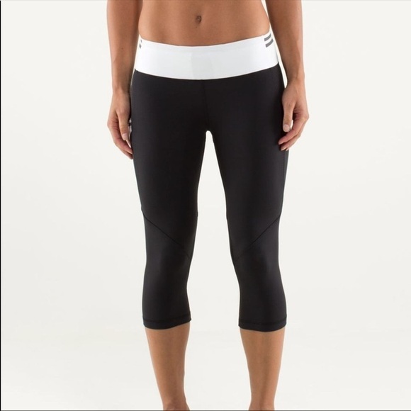 Lululemon Run Mod Crops - Picture 1 of 10